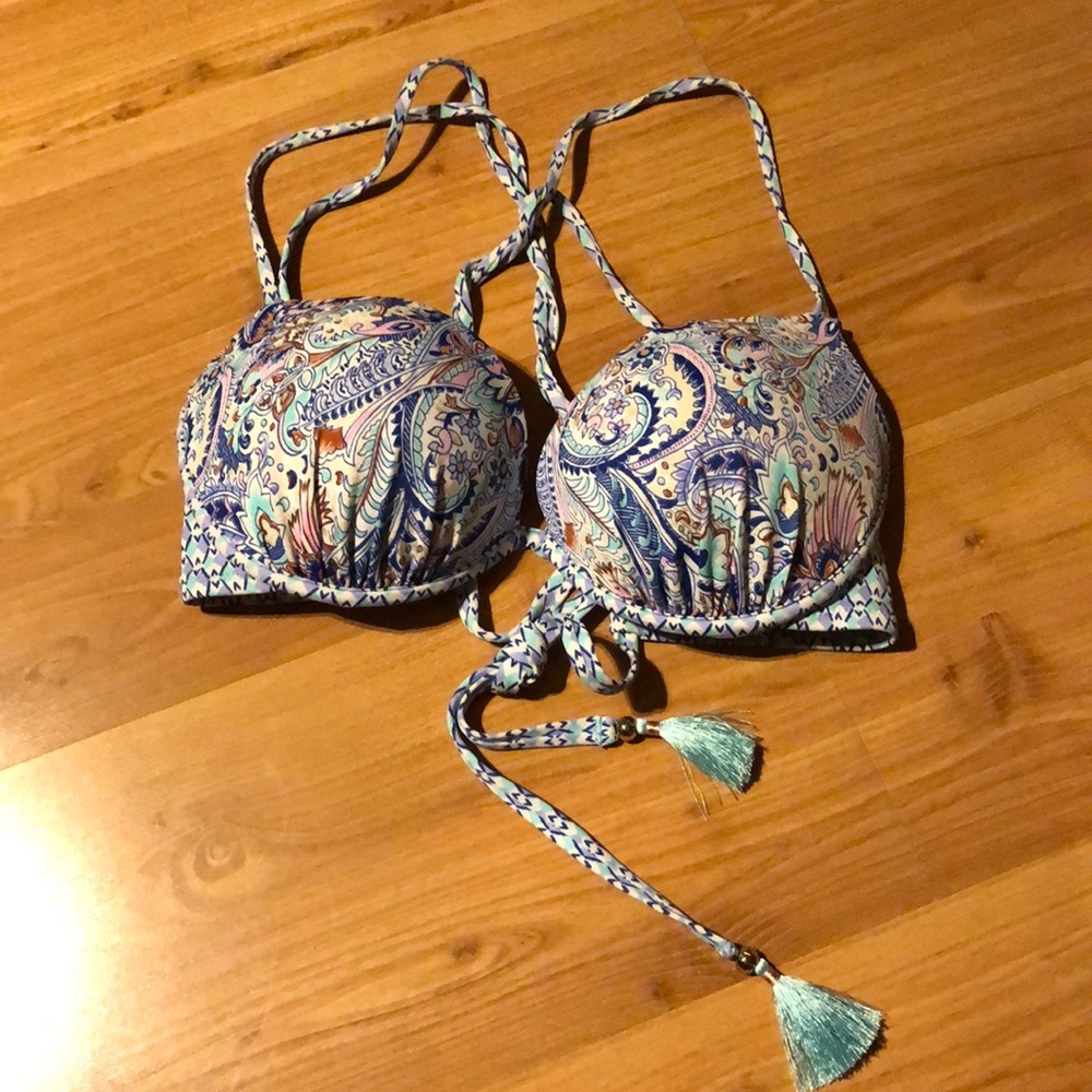 Victoria’s Secret Gorgeous bikini top